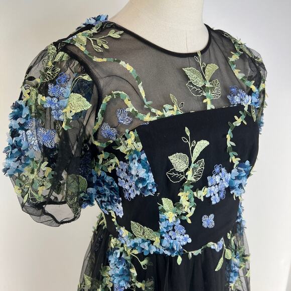 Dress the Population Liliana Puff-Sleeve 3D Floral Dress Mini Black - Picture 2 of 9